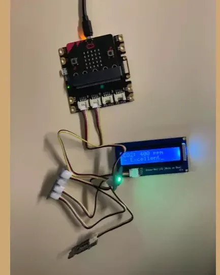 CO₂ sensor build with LCD screen
